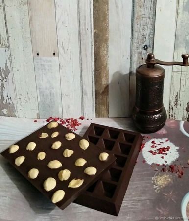 Шоколад горький (85%) с перцем Чили, Кайенским ручной работы на заказ