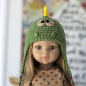 Вязаная шапочка динозаврик на куклу Паола Рейна