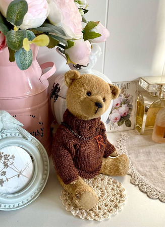  . Teddy bear.    